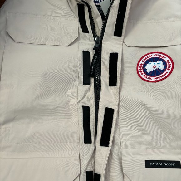 Canada Goose Thickened Beige Down Jacket - Picture 6 of 9